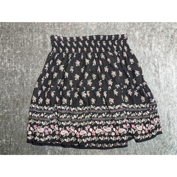 Black Floral Boho Mini Skirt Size Large Smocked Waist Hollister Ultra High Rise - Picture 1 of 4